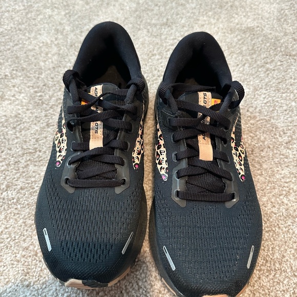 Brooks Adrenaline GTS 22 Womens Running Shoes Cheetah Limited Edition Sz: 7 B - Picture 4 of 10